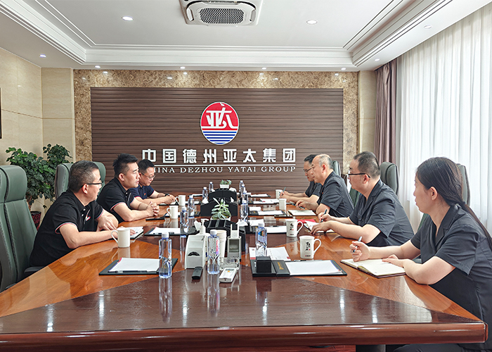 德州市中级人民法院领导莅临亚洲熟女乱色综合亚洲图片进行普法宣传