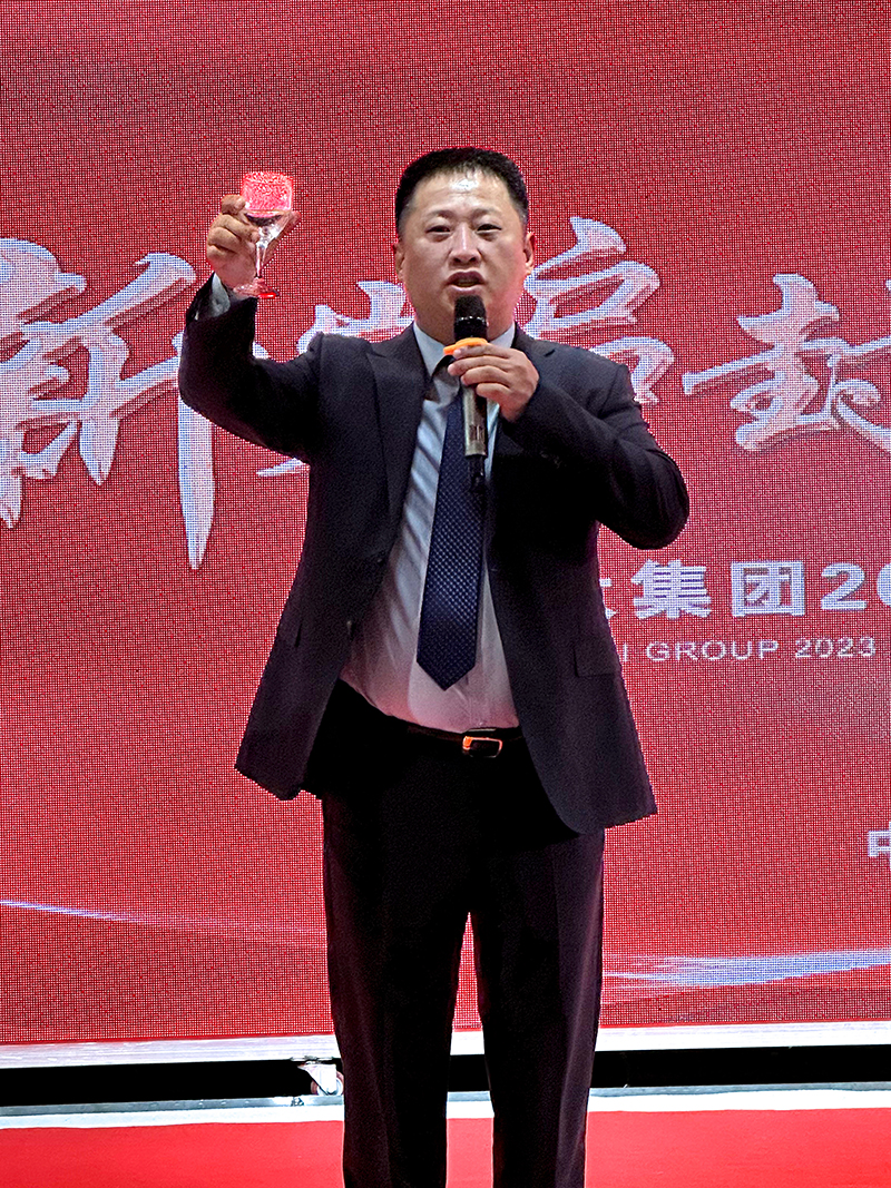 杨勇.jpg